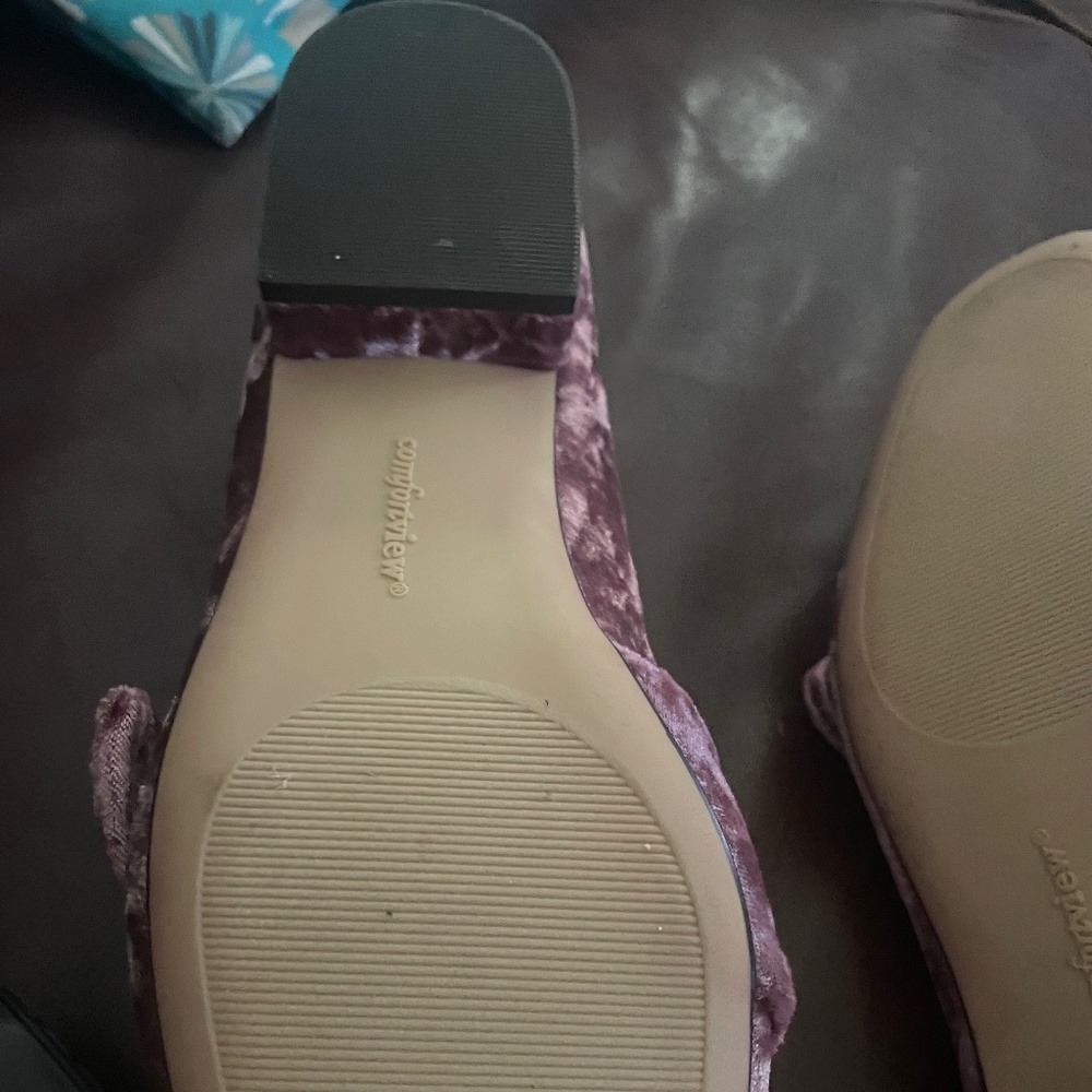 Pink Velvet-type embellished Flats - Picture 7 of 7